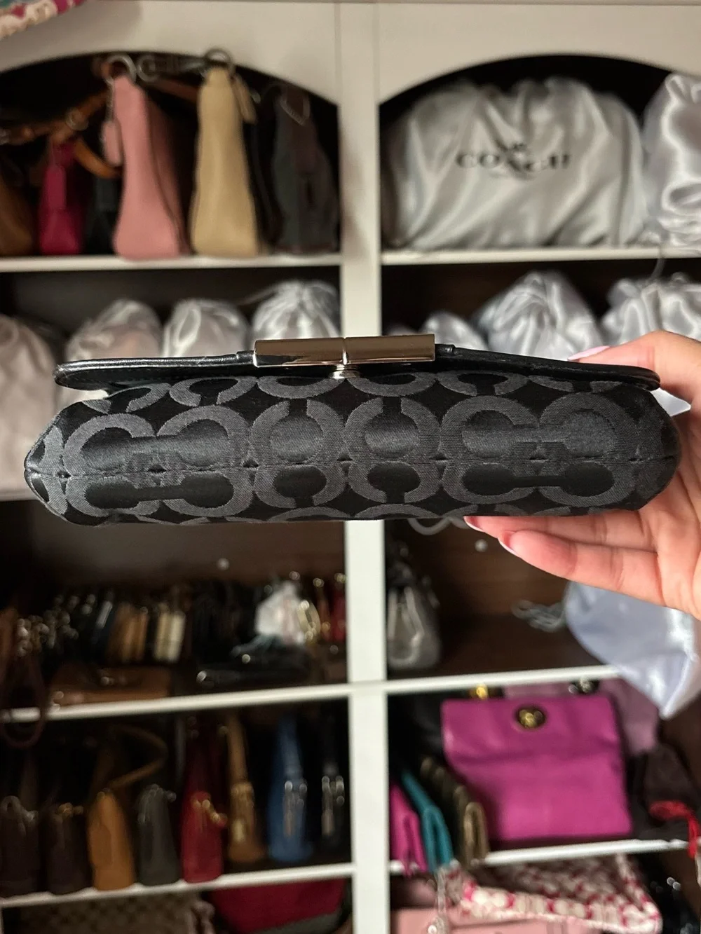 ❌❌SOLD❌❌🖤Y2K Kristin Op Art Large Wristlet Mini Bag🖤